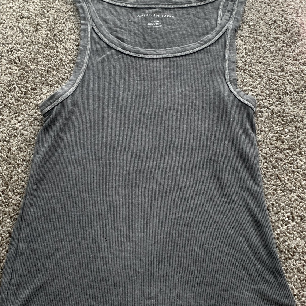 AE gray tank top